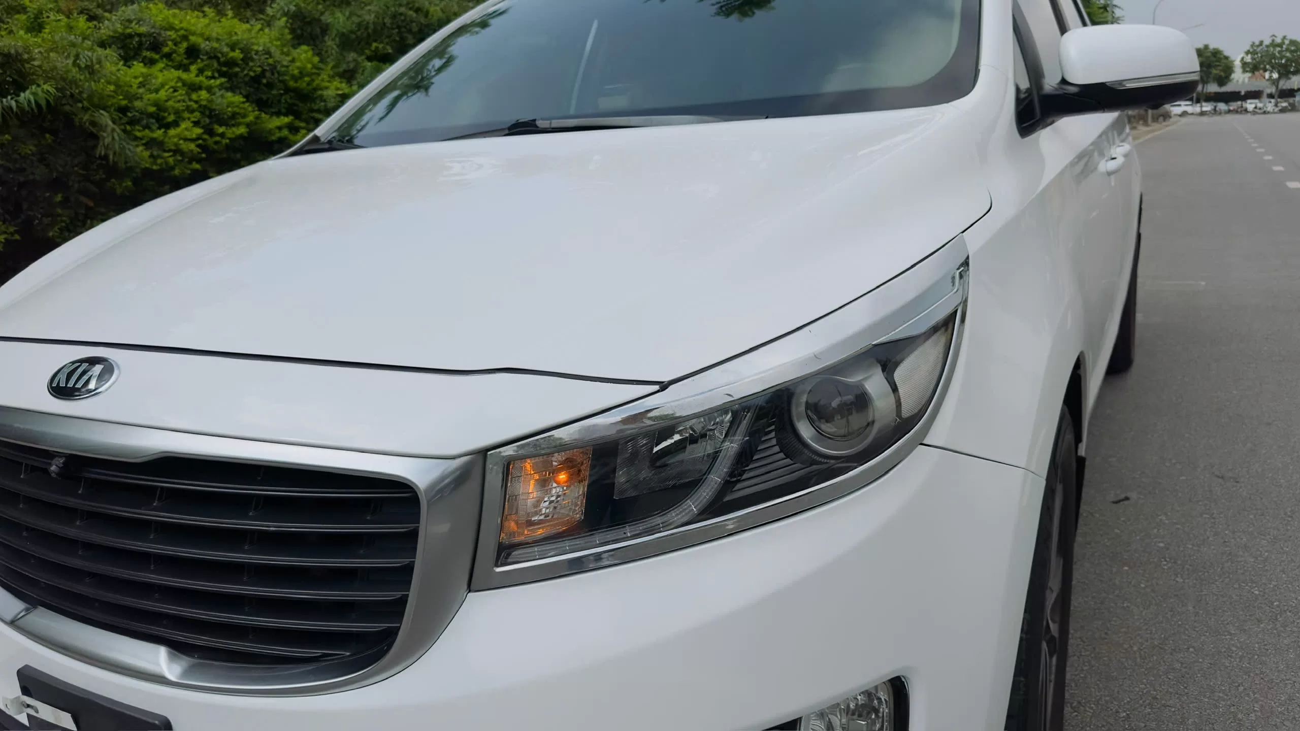 Kia Sedona 2.2L DAT sản xuất 2017 máy dầu - Ảnh 2