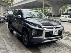 MITSUBISH TRITON 4x2AT mivec 1 cầu máy dầu model 2021