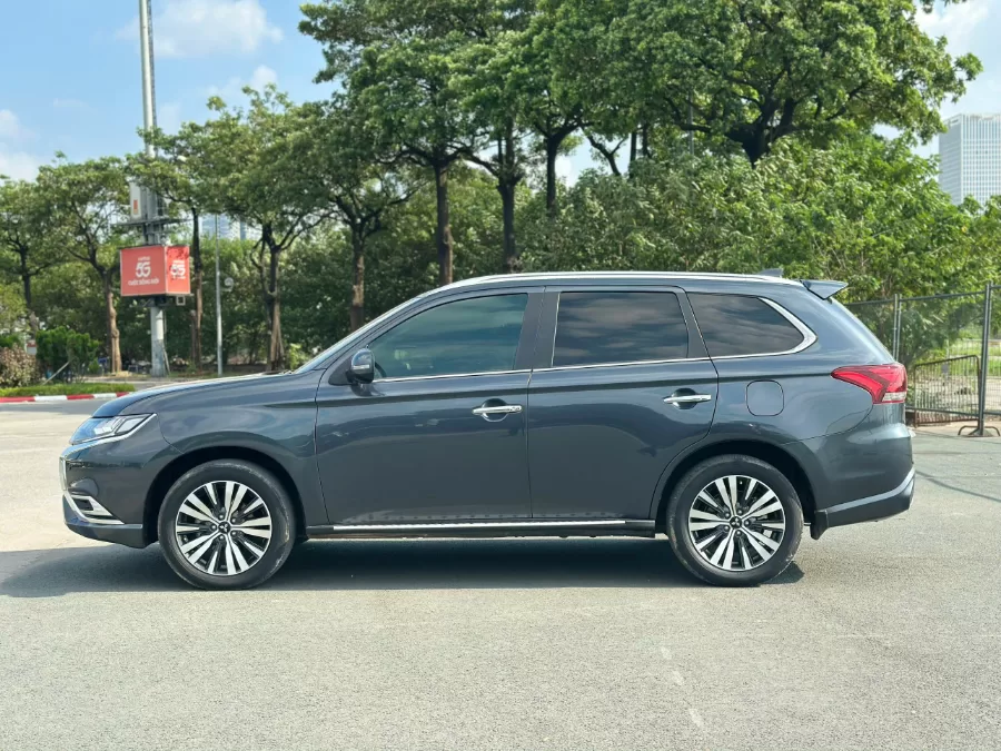 Mitsubishi Outlander 2.0 Premium 2022 53.000 km - Ảnh 6