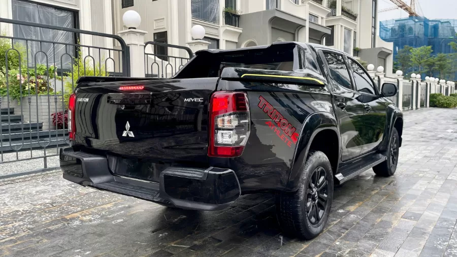 Mitsubishi Triton 2022 Đen - Ảnh 4